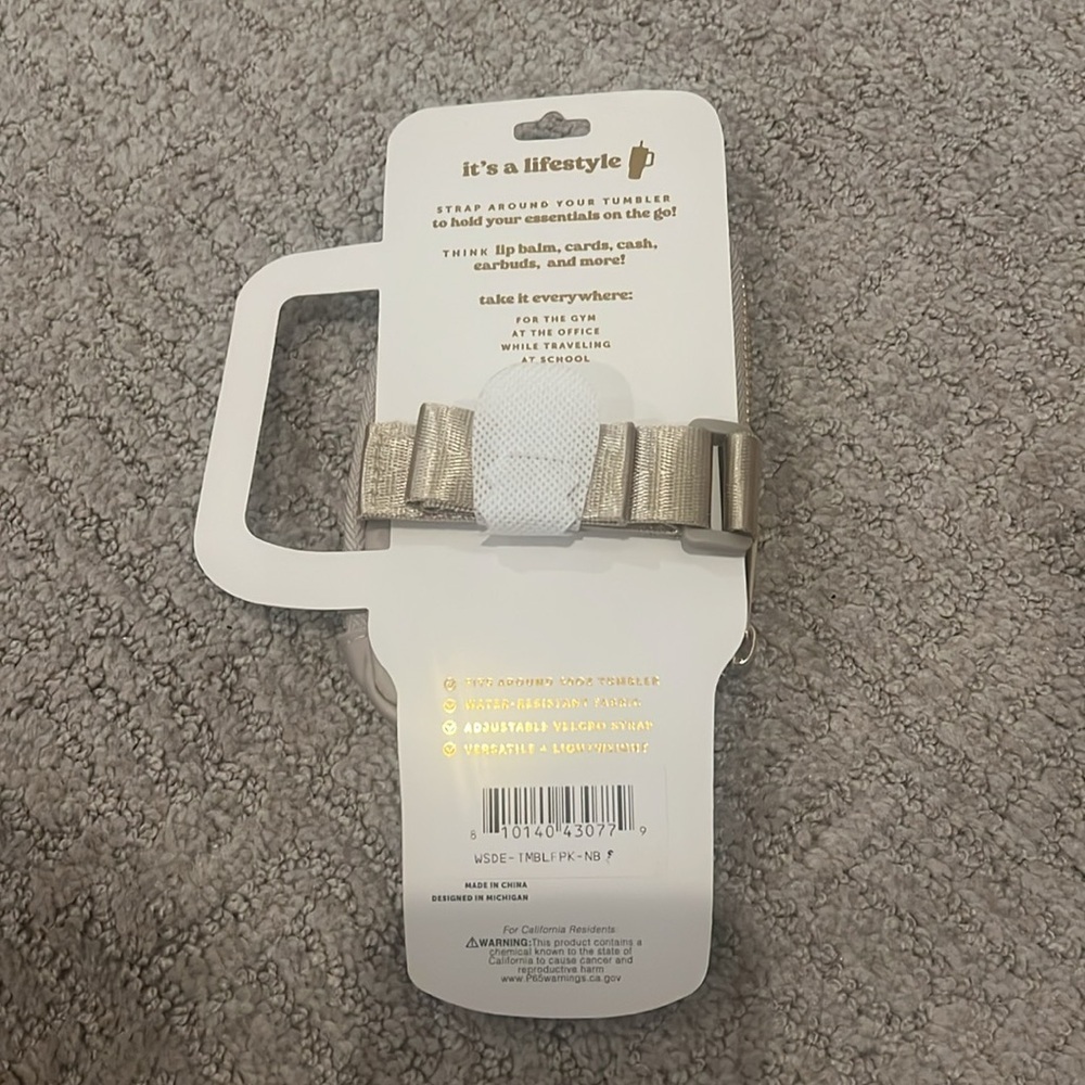 NWT THE DARLING EFFECT TUMBLER FANNY PACK - Picture 2 of 2
